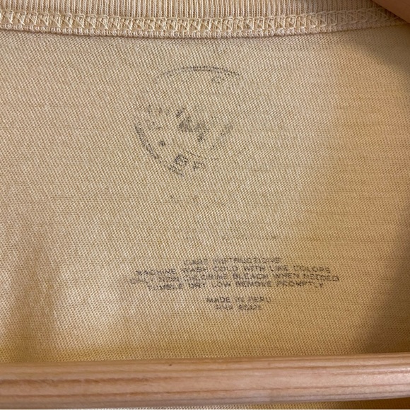 Notre Dame Irish Graphic Tee - Picture 4 of 6